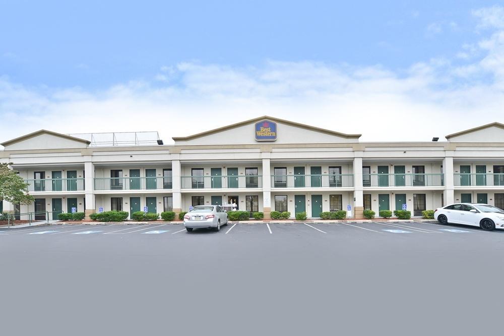 Quality Inn Windsor Mill Екстериор снимка