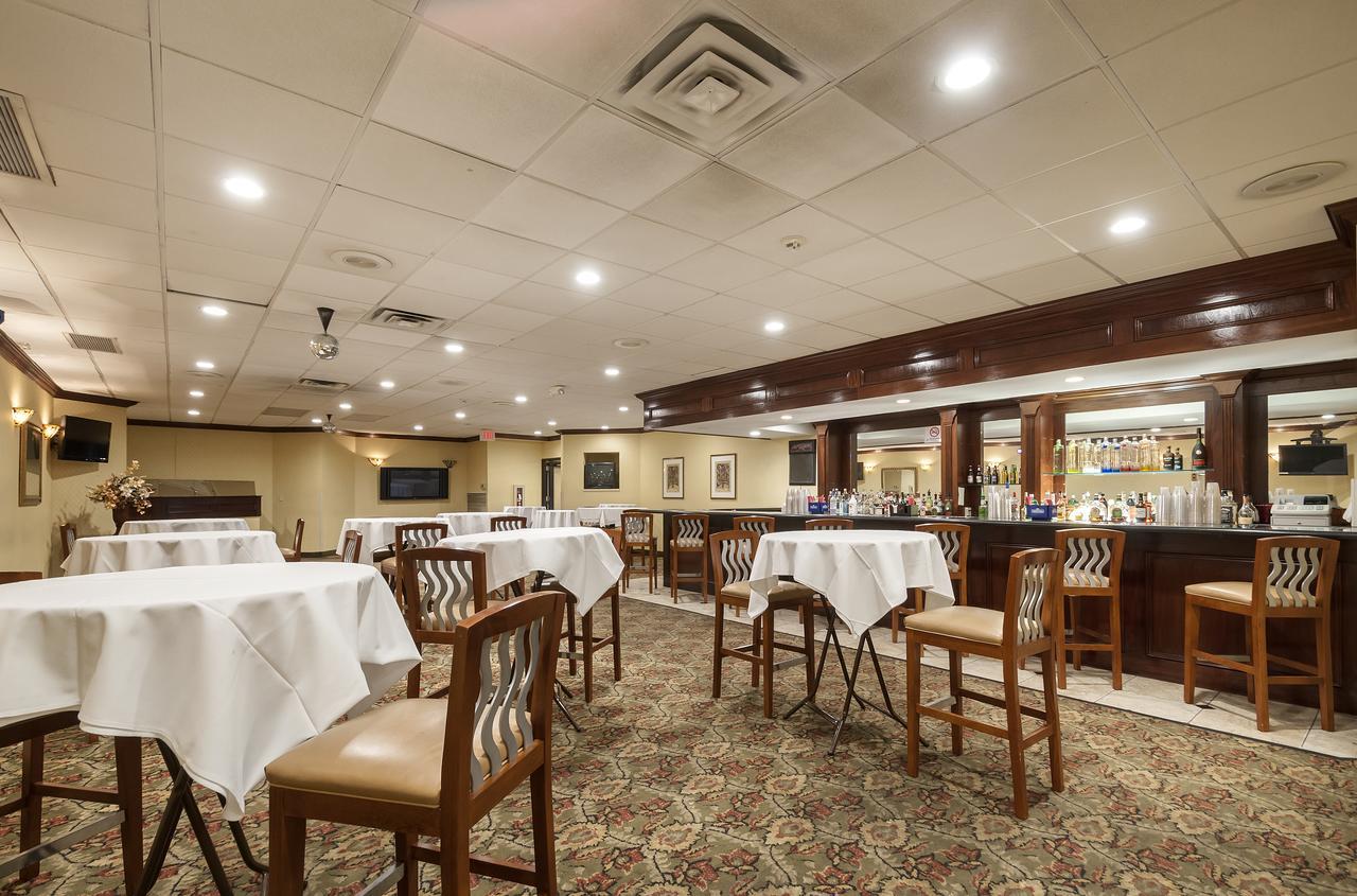 Quality Inn Windsor Mill Екстериор снимка